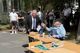 S ředitelem gymnázia Františkem Kosinou