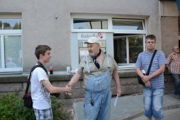 Děkuju Zdeňkovi Juřicovi a jeho synovi Zbyňkovi zaučujícímu se, aby mohl péči o babyboxy převzít.