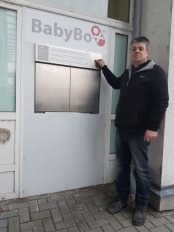 Zdeněk Juřica, stavitel babyboxů. Jsem na něj pyšný! Jeho syn Zbyněk dnes slaví 20. narozeniny. Gratuluju oběma!