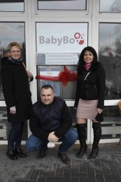 Zástupci společnosti Boltjes International, spol., s. r. o., kteří na babybox v Náchodě také přispěli.
