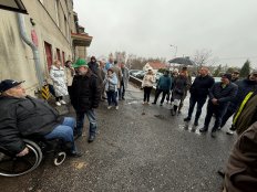 hosté a šlechetní dárci