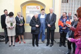 Zleva: Zdeněk Mayer, Vlasta Bohdalová, Ivanka Stráská, Dagmar Sváčků, LH, Jan Sváček, Marek Slabý.