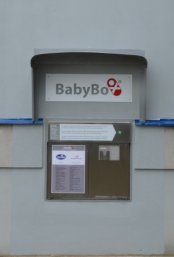 Detail babyboxu ve Valašském Meziříčí.