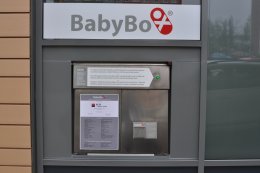 Kladenský babybox druhé generace je umístěn na nové budově v ulici Čs. armády.