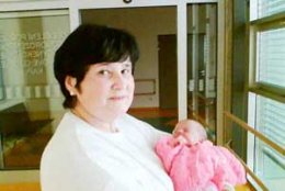 Ludmila Vyskočilová, pracovnice klientského centra nemocnice, která holčičku od maminky převzala.