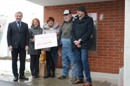 Zleva hejtman Jiří Čunek, Olga Stanley, Zuzana Baudyšová, LH, ředitel nemocnice Radomír Maráček.