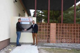Zdeněk Juřica babybox nainstaloval a uvedl do zkušebního provozu.